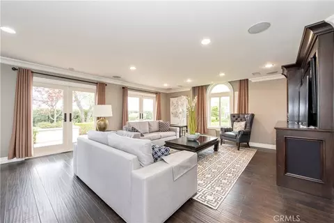 Living - 111 Hillcrest Dr, Irvine, CA 92603 photo 4 of 6