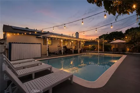 16842 Lucia Ln, Huntington Beach, CA 92647