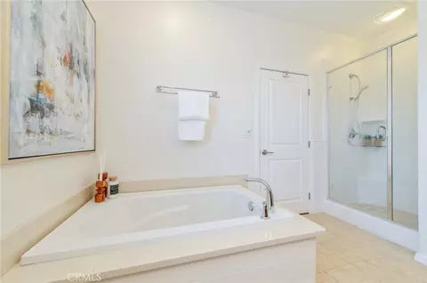Bath - 117 Gemstone, Irvine, CA 92620 photo 2 of 4