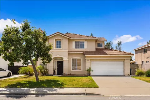 6766 Royal Crest Ct, Fontana, CA 92336
