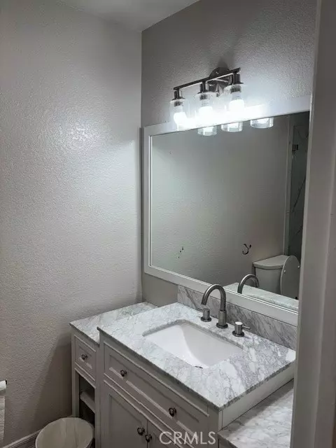 Bath - 1000 Central #19, Riverside, CA 92507 photo 3 of 5