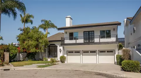 17182 Hillside Cir, Huntington Beach, CA 92649