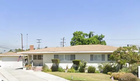 1953 Vuelta Grande, Long Beach, CA 90815