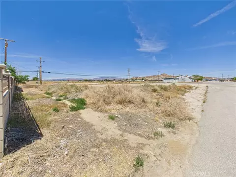 2643 Dixie St, Rosamond, CA 93560 photo 28