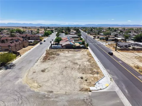 2643 Dixie St, Rosamond, CA 93560 photo 9