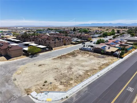 2643 Dixie St, Rosamond, CA 93560 photo 4