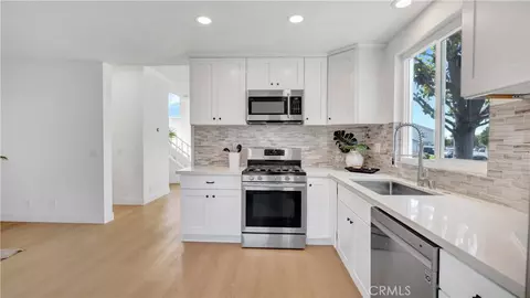 Kitchen - 336 Fallingstar, Irvine, CA 92614 photo 4 of 5