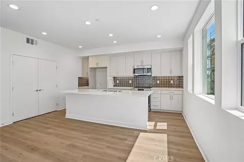 Other - 965 W Dhalia St, Compton, CA 90220 photo 4 of 10
