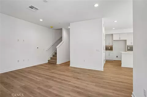 Living - 965 W Dhalia St, Compton, CA 90220 photo 4 of 4