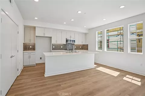 Other - 965 W Dhalia St, Compton, CA 90220 photo 3 of 10
