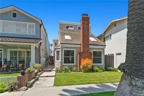 223 14th St, Huntington Beach, CA 92648