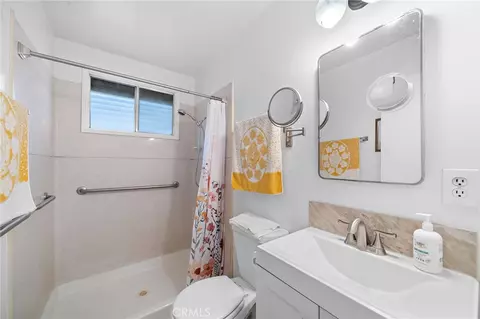 Bath - 6852 Trask Ave, Westminster, CA 92683 photo 2 of 2