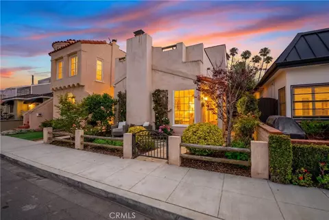 24 Via Di Roma Walk, Long Beach, CA 90803