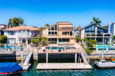 16181 Santa Barbara Ln, Huntington Beach, CA 92649
