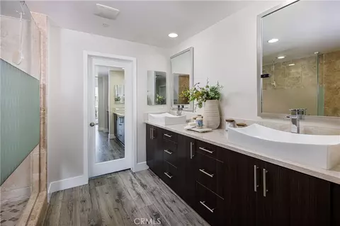 Bath - 108 Rockefeller, Irvine, CA 92612 photo 2 of 5