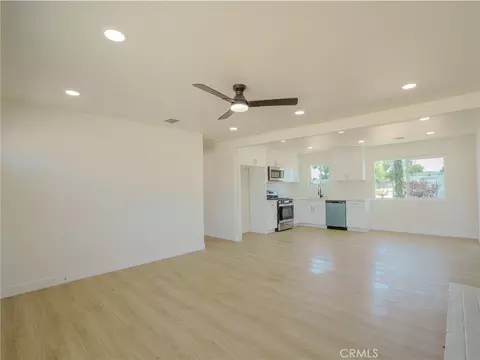 Living - 21865 Fox, Apple Valley, CA 92307 photo 4 of 4