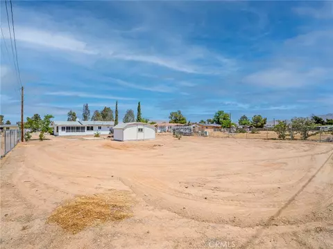 Exterior - 21865 Fox, Apple Valley, CA 92307 photo 3 of 5