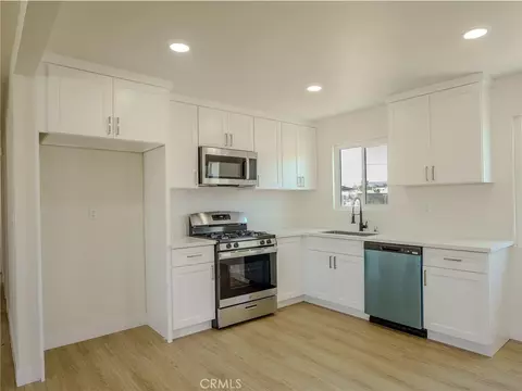 Kitchen - 21865 Fox, Apple Valley, CA 92307 photo 1 of 1