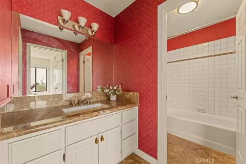 Bath - 2323 Wilt, Fallbrook, CA 92028 photo 2 of 7