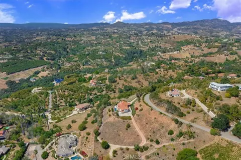 View/Area - 2323 Wilt, Fallbrook, CA 92028 photo 6 of 12