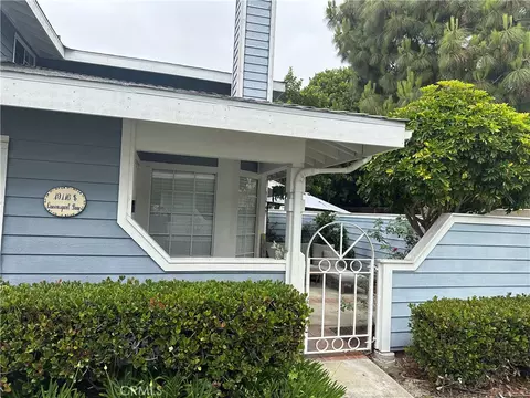 19116 Queensport Ln #E, Huntington Beach, CA 92646