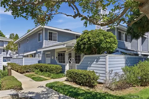 19116 Queensport Ln #E, Huntington Beach, CA 92646