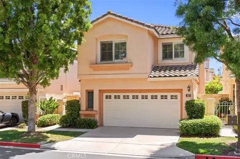 32 Santa Cruz Aisle, Irvine, CA 92606