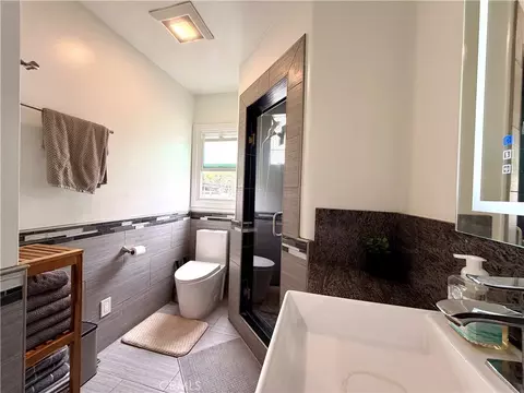 Bath - 4538 Tujunga Ave, Studio City, CA 91602 photo 1 of 2