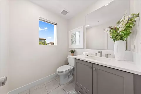 Bath - 411 Chorus, Irvine, CA 92618 photo 2 of 5
