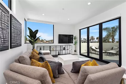 140 W Canada #A, San Clemente, CA 92672