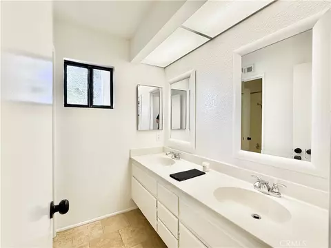 Bath - 1160 Via Ravenna, Redlands, CA 92374 photo 4 of 5