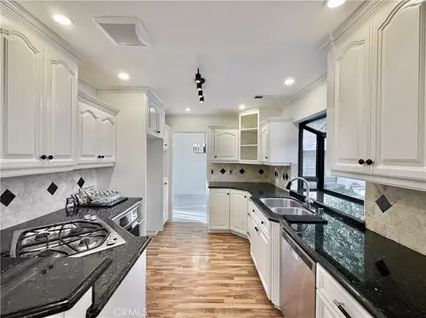 Kitchen - 1160 Via Ravenna, Redlands, CA 92374 photo 2 of 2