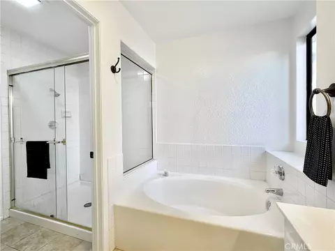 Bath - 1160 Via Ravenna, Redlands, CA 92374 photo 2 of 5
