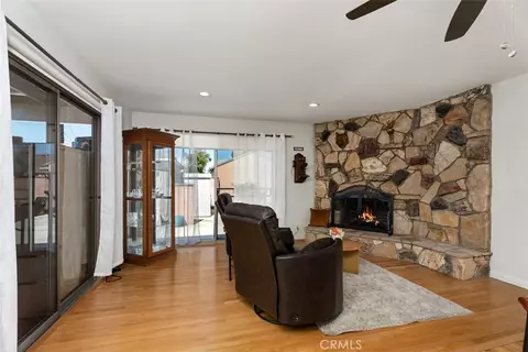 Living - 3723 Gondar, Long Beach, CA 90808 photo 3 of 5