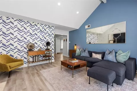21071 Primrose Ln, Mission Viejo, CA 92691