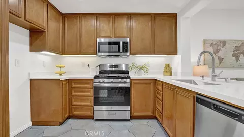 Kitchen - 48 Walbert, Ladera Ranch, CA 92694 photo 1 of 2