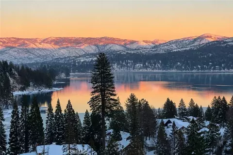 27550 N Bay Rd, Lake Arrowhead, CA 92352