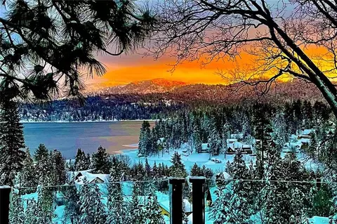 27550 N Bay Rd, Lake Arrowhead, CA 92352
