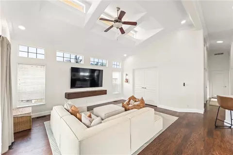80 Huntington, Huntington Beach, CA 92648
