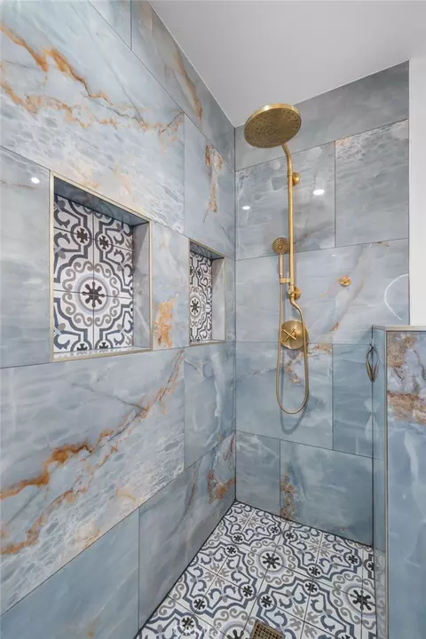 Bath - 15401 Saticoy St, Van Nuys, CA 91406 photo 5 of 7