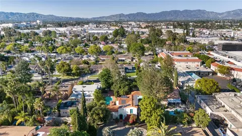 View/Area - 15401 Saticoy St, Van Nuys, CA 91406 photo 4 of 8