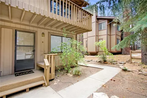 Exterior - 657 Summit, Big Bear Lake, CA 92315 photo 2 of 6
