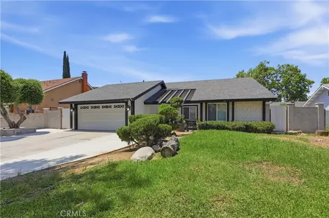 3906 New Haven Dr, Riverside, CA 92505