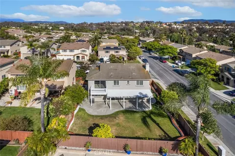 View/Area - 42075 Dunes Ct, Temecula, CA 92591 photo 6 of 7