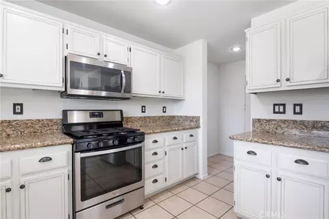 Kitchen - 42075 Dunes Ct, Temecula, CA 92591 photo 6 of 6