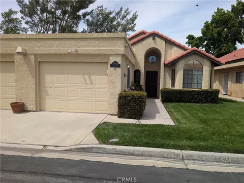 19064 Elm Dr, Apple Valley, CA 92308