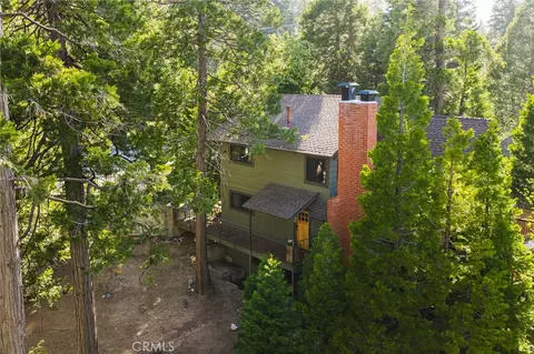 Exterior - 240 Blue Lake Rd, Lake Arrowhead, CA 92352 photo 5 of 5