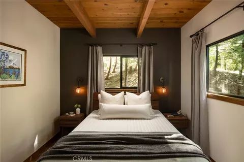 Bedroom - 240 Blue Lake Rd, Lake Arrowhead, CA 92352 photo 4 of 4