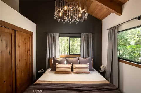 Bedroom - 240 Blue Lake Rd, Lake Arrowhead, CA 92352 photo 2 of 4