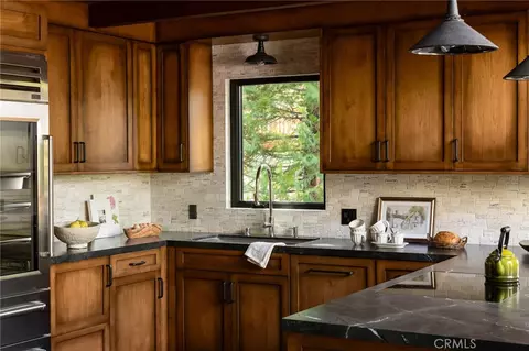 Kitchen - 240 Blue Lake Rd, Lake Arrowhead, CA 92352 photo 2 of 2